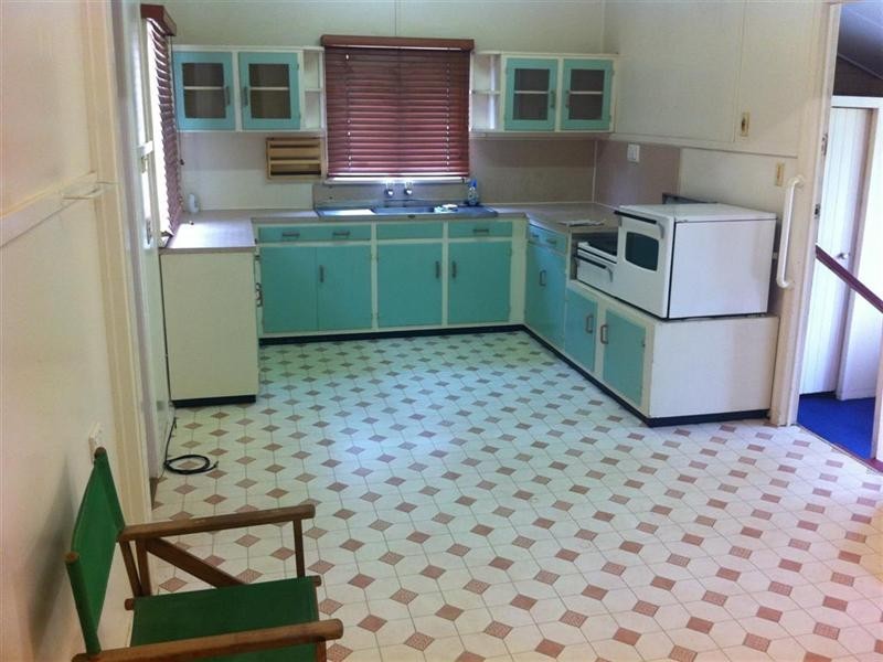 6 Nott Street, Walkervale QLD 4670