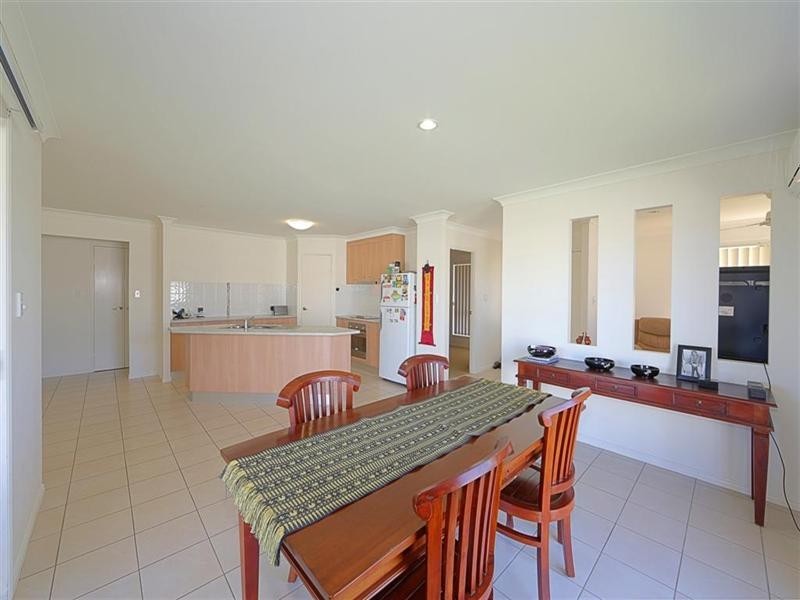 25 Peggy Drive, Coral Cove QLD 4670