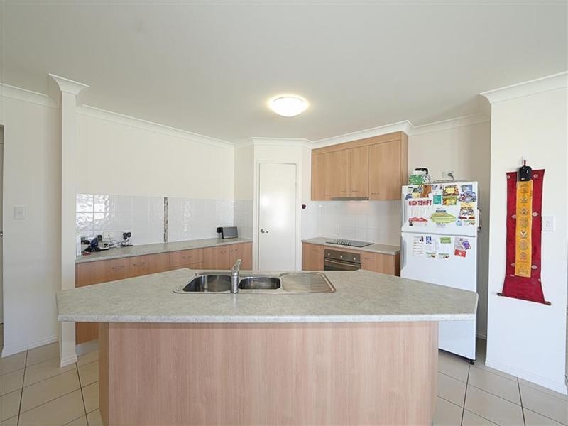 25 Peggy Drive, Coral Cove QLD 4670