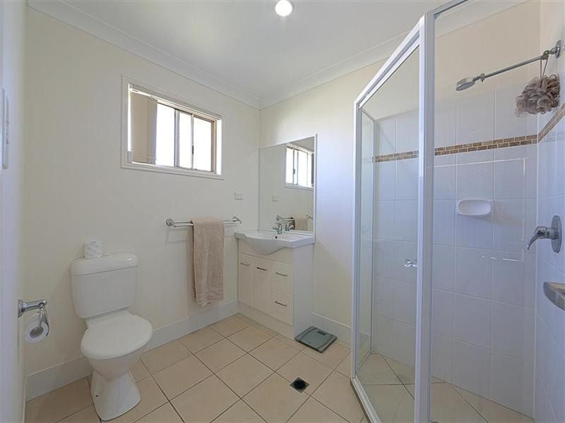 25 Peggy Drive, Coral Cove QLD 4670