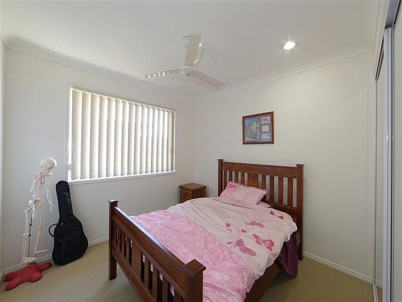 25 Peggy Drive, Coral Cove QLD 4670