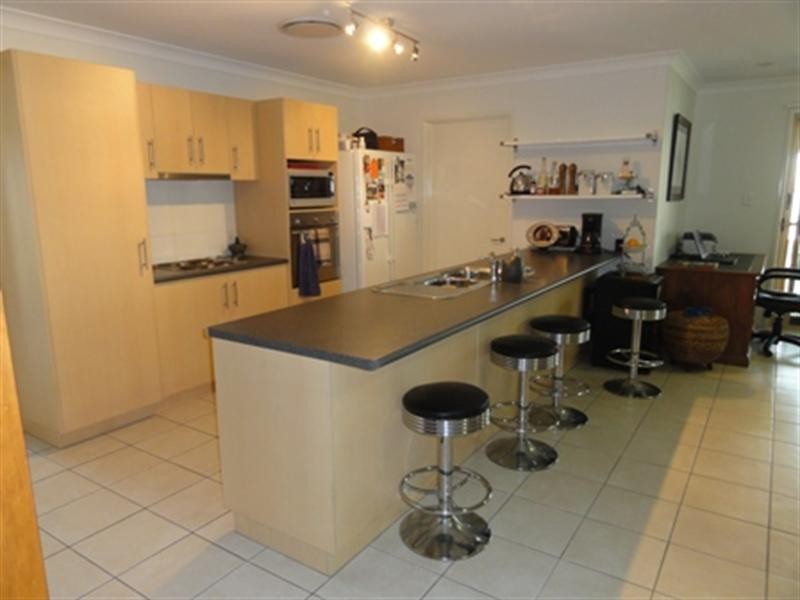 16 Clearview Avenue, Thabeban QLD 4670