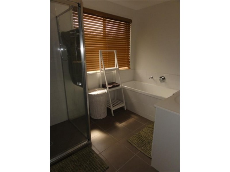 16 Clearview Avenue, Thabeban QLD 4670