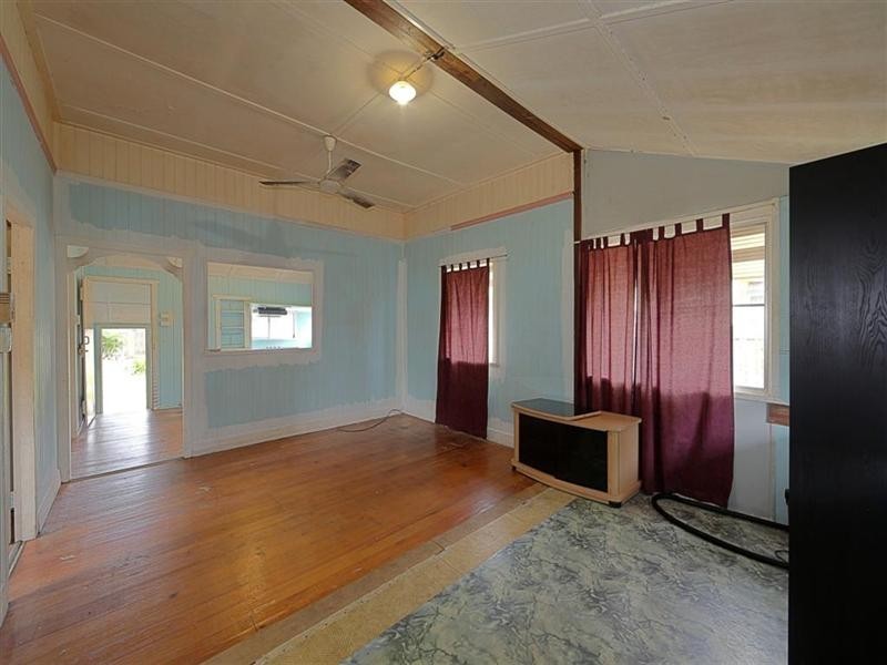 82 maryborough Street, Walkervale QLD 4670