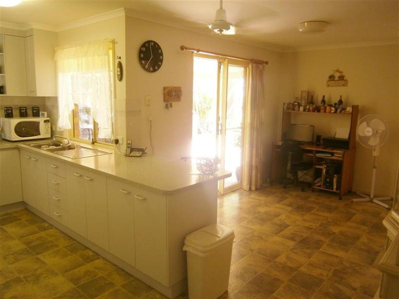 30 Hilltop Parade, Avoca QLD 4670