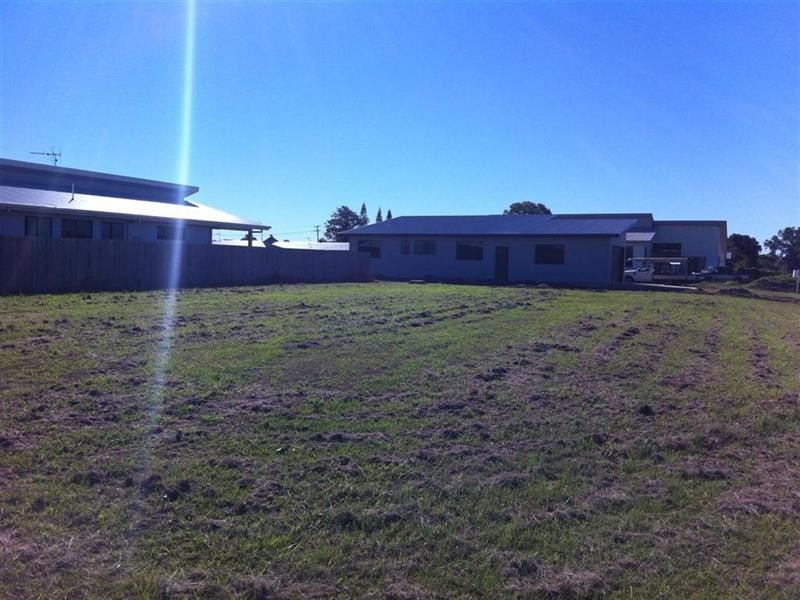 7 Beachmere Street, Burnett Heads QLD 4670