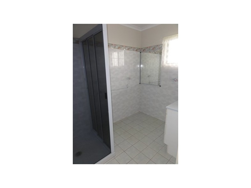 61 Rehbein Avenue, Qunaba QLD 4670