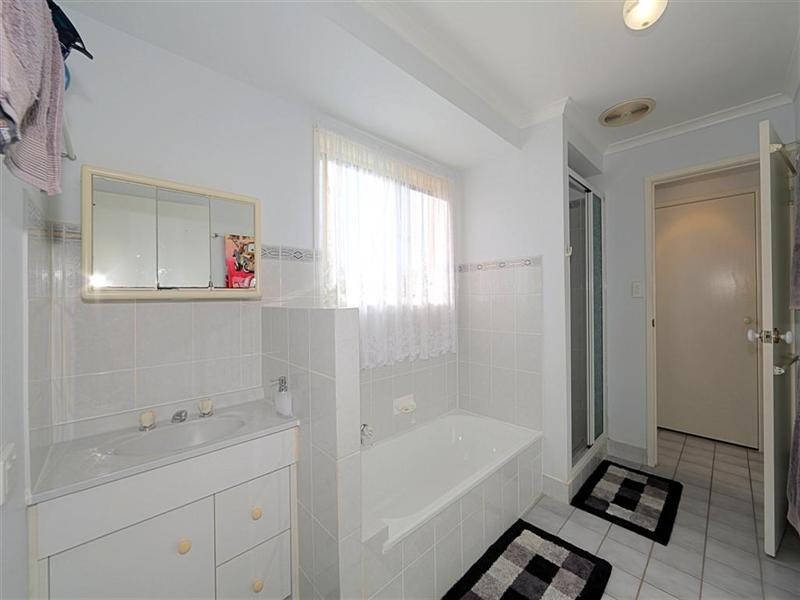 22 Mark Road, Branyan QLD 4670