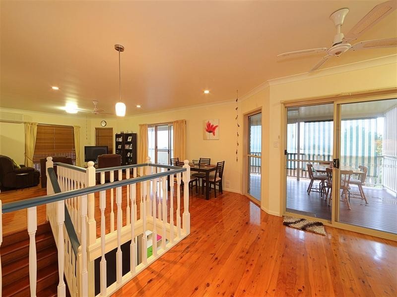 16 Hilltop Avenue (The Hummock), Qunaba QLD 4670