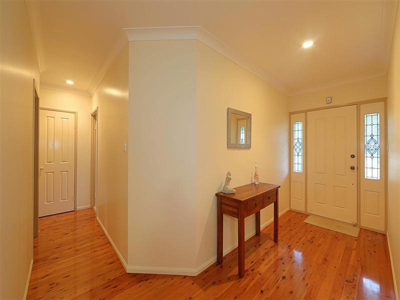 16 Hilltop Avenue (The Hummock), Qunaba QLD 4670