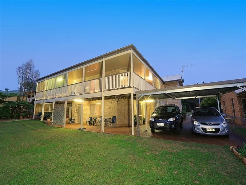 16 Hilltop Avenue (The Hummock), Qunaba QLD 4670