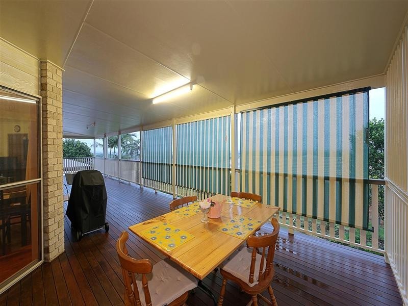 16 Hilltop Avenue (The Hummock), Qunaba QLD 4670