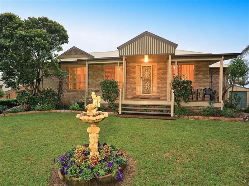 16 Hilltop Avenue (The Hummock), Qunaba QLD 4670