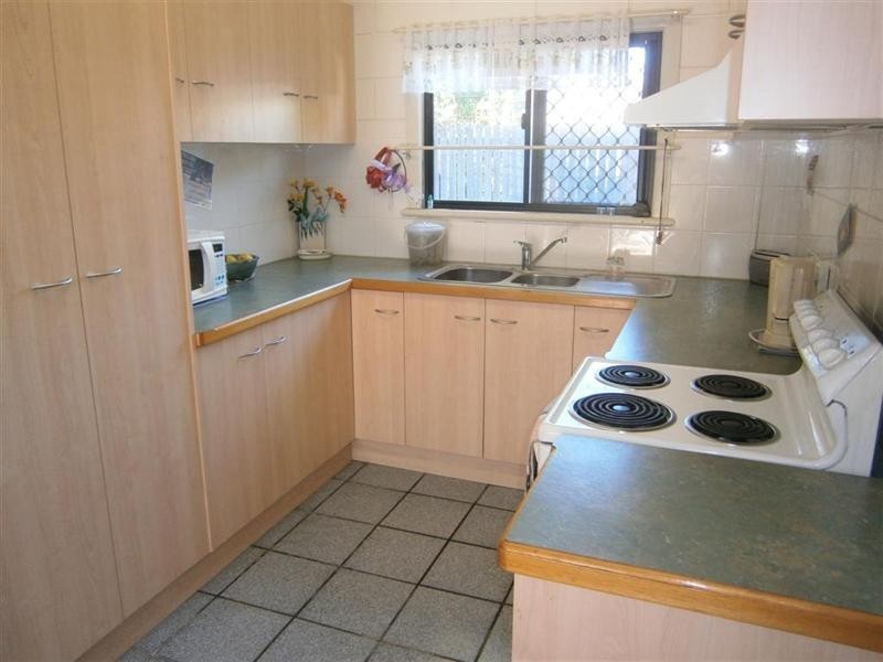 8/16 White Street, Bundaberg West QLD 4670