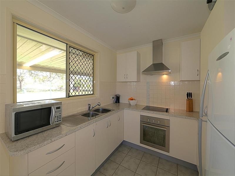 17 Park Estate Drive, Branyan QLD 4670