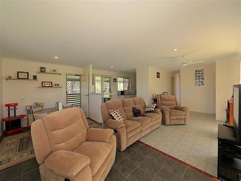 17 Park Estate Drive, Branyan QLD 4670