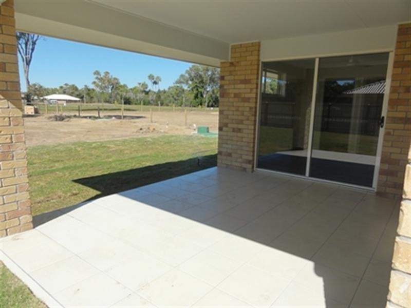 34 Regency Road, Moore Park Beach QLD 4670