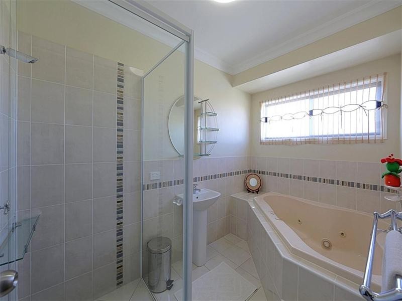 16 Avalon Street, Burnett Heads QLD 4670