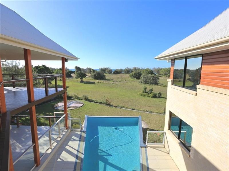 126 Sylvan Drive, Moore Park Beach QLD 4670