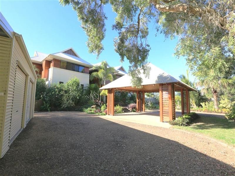 126 Sylvan Drive, Moore Park Beach QLD 4670