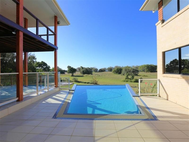 126 Sylvan Drive, Moore Park Beach QLD 4670