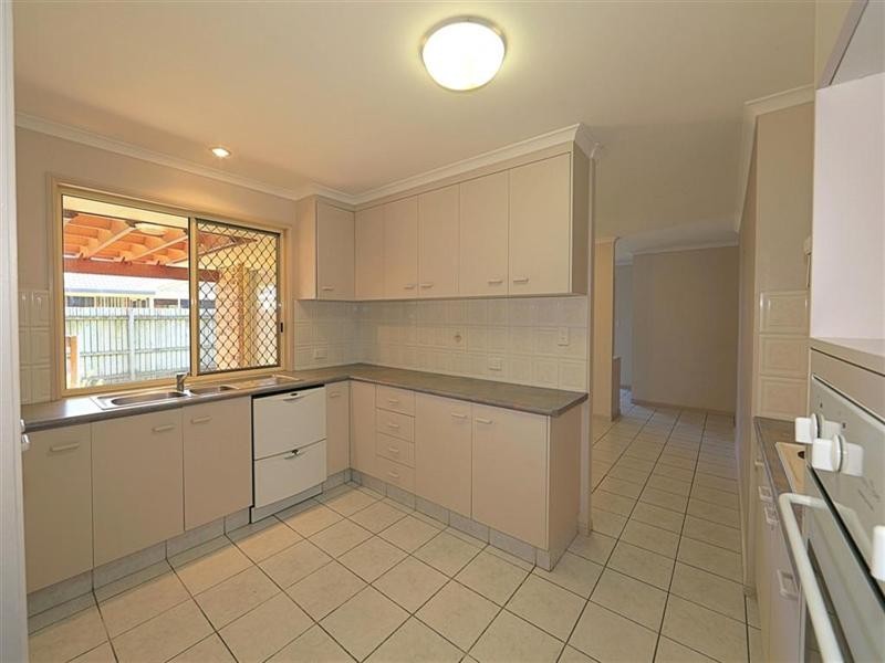 15 Chancellor Drive, Avenell Heights QLD 4670