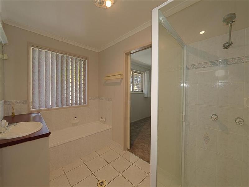 15 Chancellor Drive, Avenell Heights QLD 4670