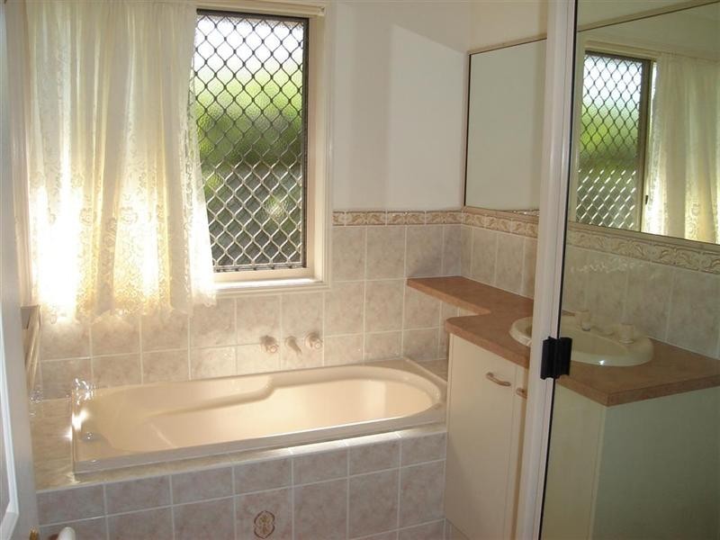 8 Elkington Avenue, Bargara QLD 4670