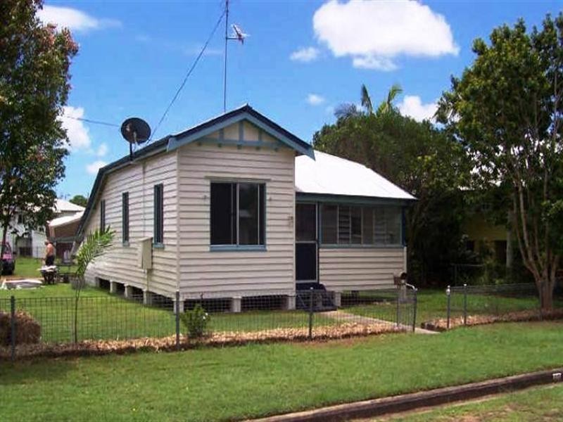 13 High Street, Walkervale QLD 4670