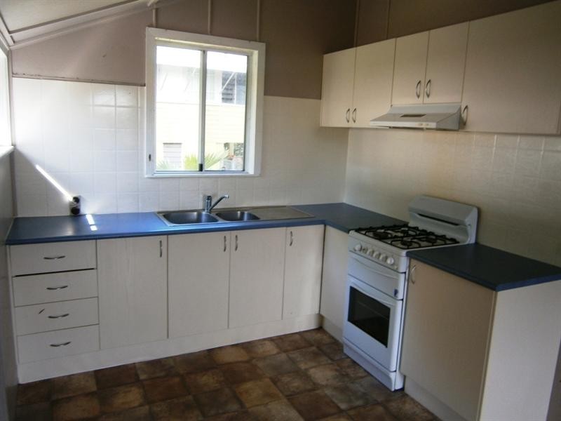 13 High Street, Walkervale QLD 4670