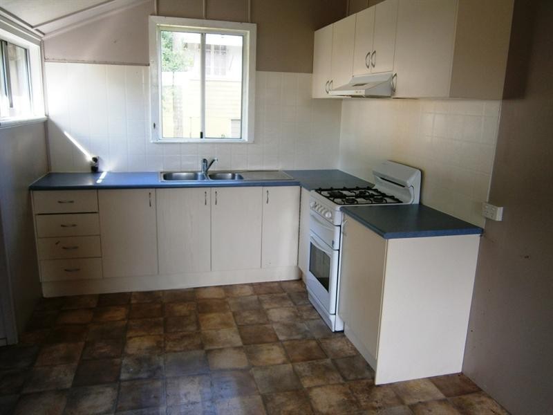 13 High Street, Walkervale QLD 4670