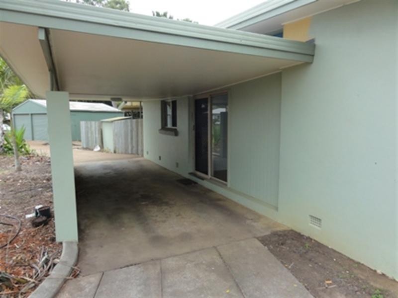 8 Buzza Street, Walkervale QLD 4670