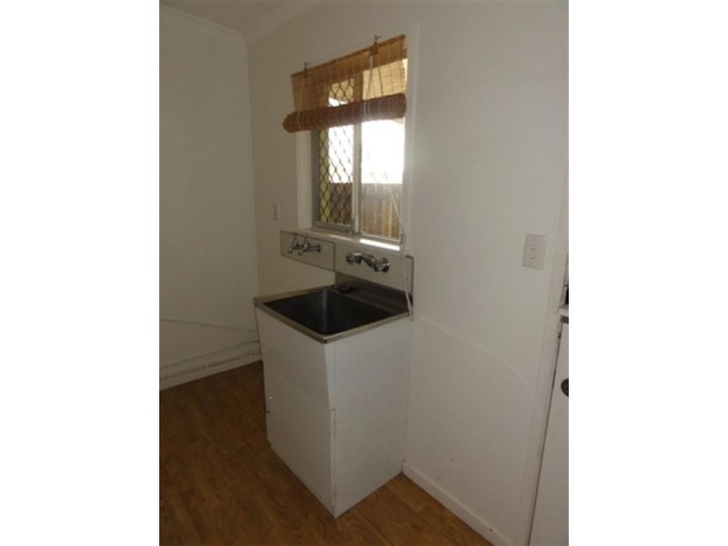 8 Buzza Street, Walkervale QLD 4670