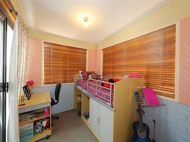 136 The Esplanade, Elliott Heads QLD 4670