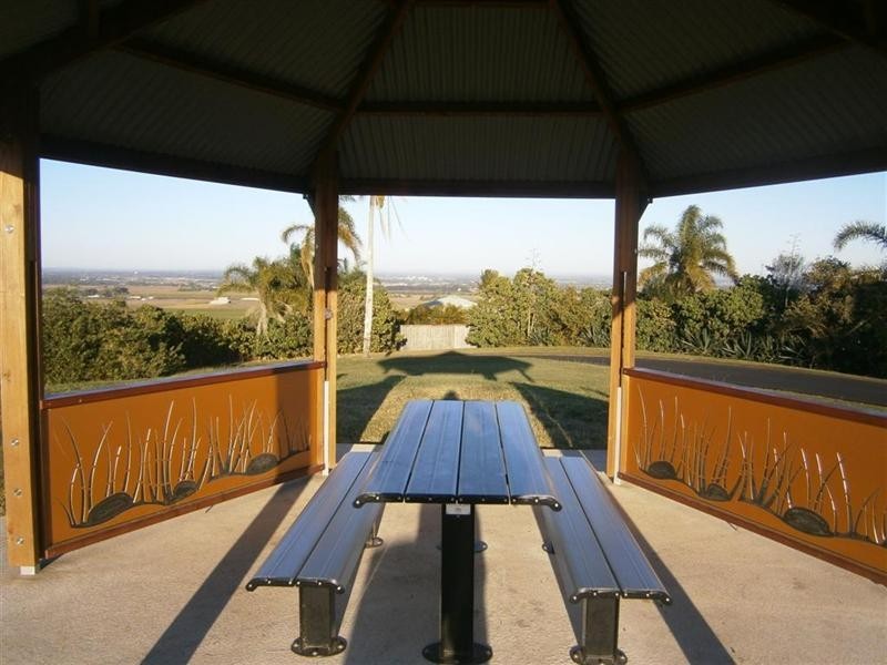 516 Elliott Heads Road, Woongarra QLD 4670