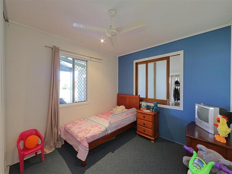 27 Arnold Street, Kepnock QLD 4670