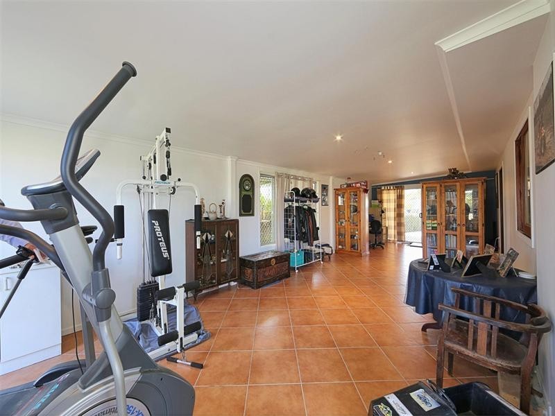 27 Arnold Street, Kepnock QLD 4670