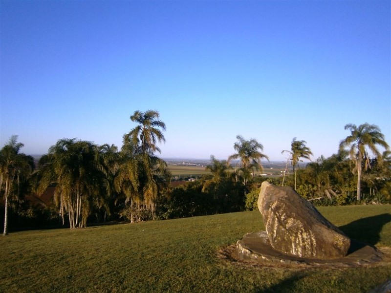 4 Rehbein Avenue, Qunaba QLD 4670