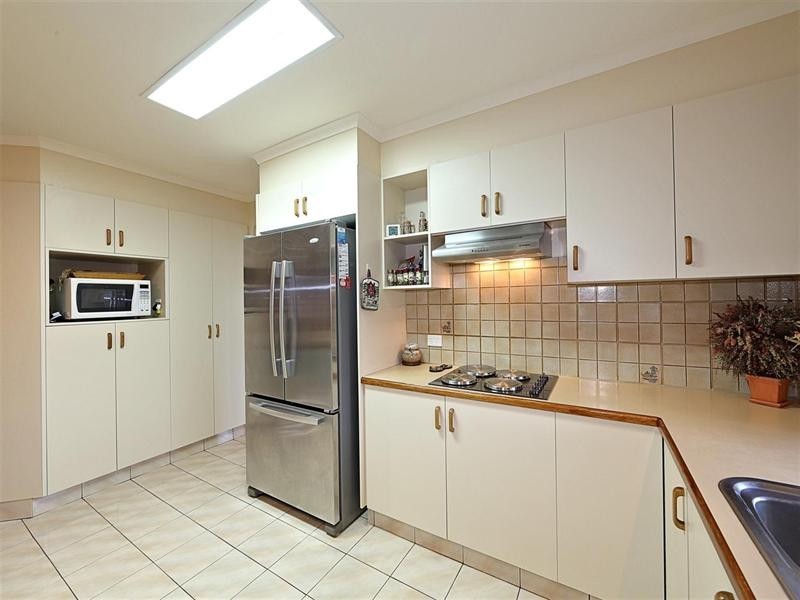 88 Dunn Road, Avenell Heights QLD 4670