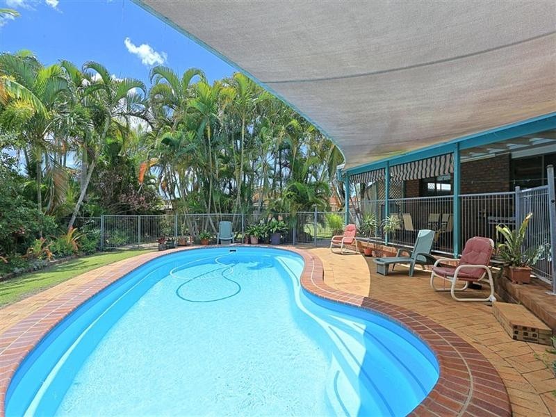 9 The Broadway, Avoca QLD 4670