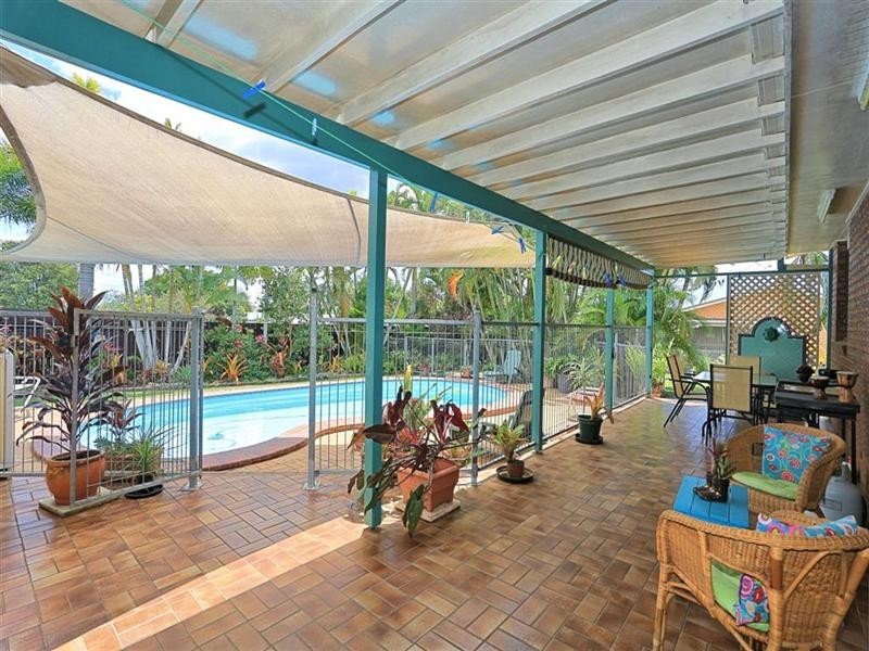 9 The Broadway, Avoca QLD 4670