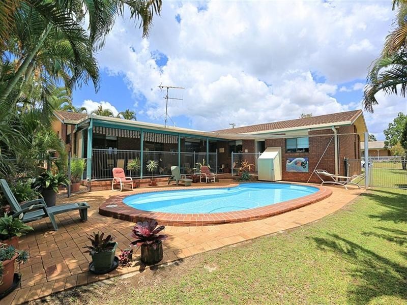 9 The Broadway, Avoca QLD 4670