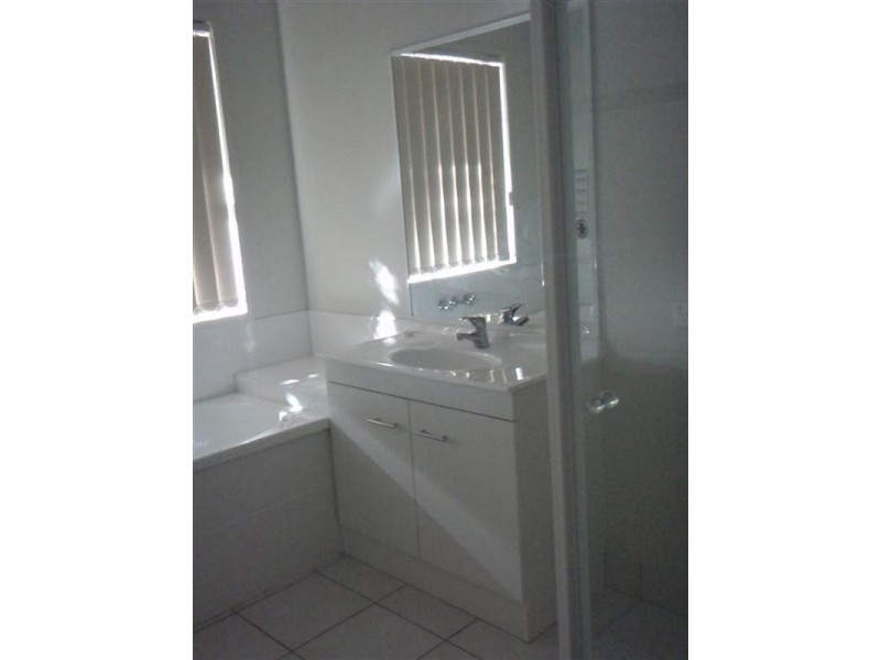 29 CLEARVIEW Avenue, Thabeban QLD 4670