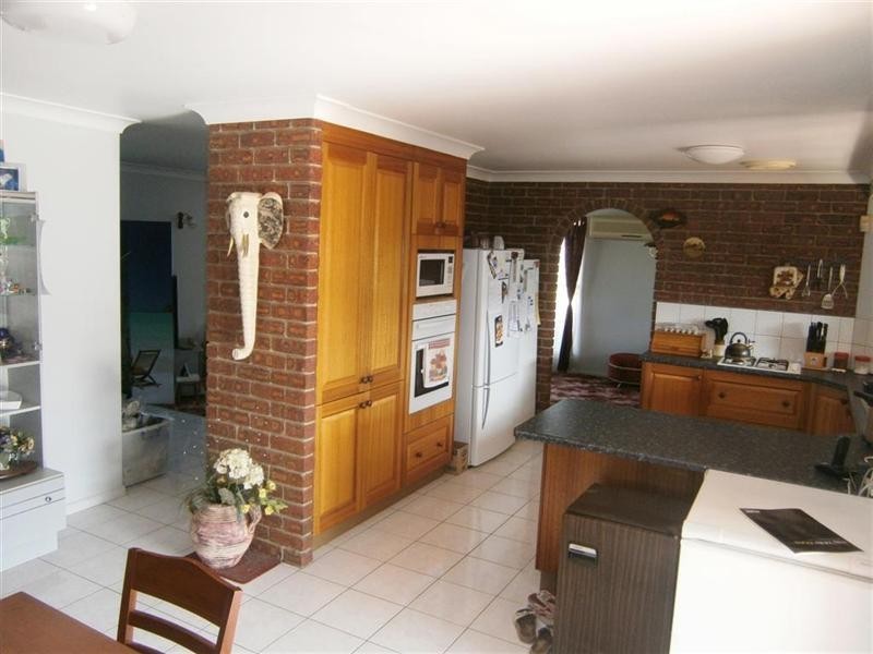 2 Jasper Court, Branyan QLD 4670