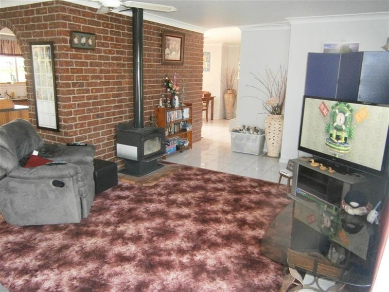 2 Jasper Court, Branyan QLD 4670