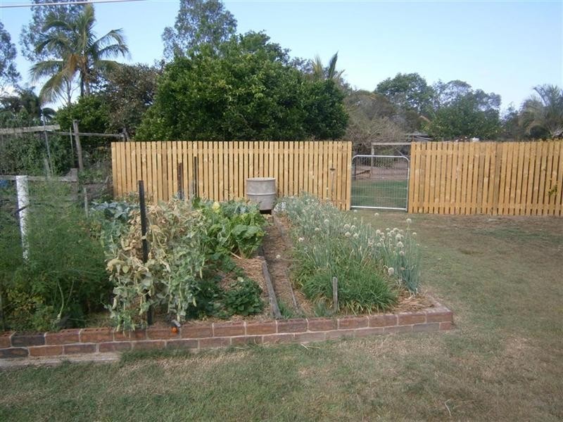 2 Jasper Court, Branyan QLD 4670