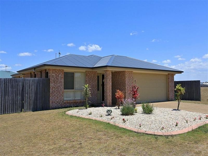 19 Searle Street, Thabeban QLD 4670