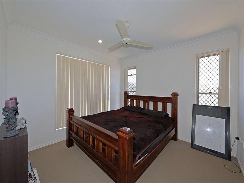 19 Searle Street, Thabeban QLD 4670