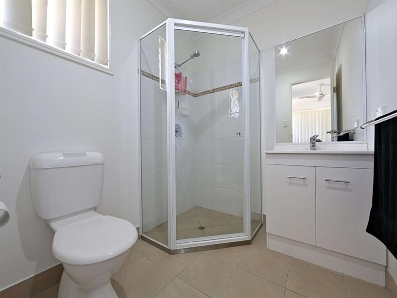 19 Searle Street, Thabeban QLD 4670