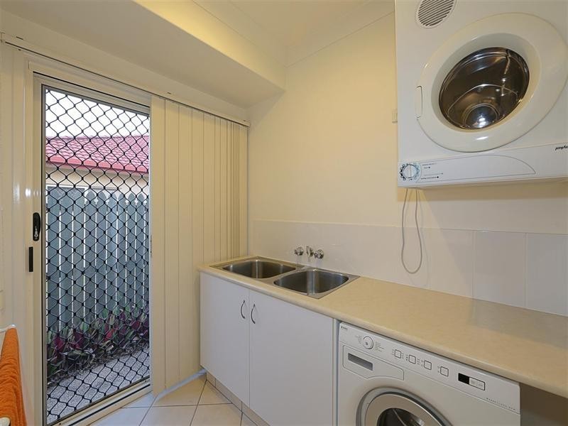 26 Lakeview Drive, Bundaberg North QLD 4670